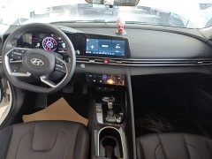 Hyundai Elantra 1.5L CVT Luxury - фото 9