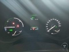 Toyota Gravia 2.5L Hybrid Comfort Edition - фото 11