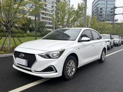 Hyundai Elantra 1.6L Automatic GL Deluxe Edition - фото 1