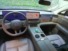 IM Motors Zhiji LS6 Extended Range 66 Max - photo 9
