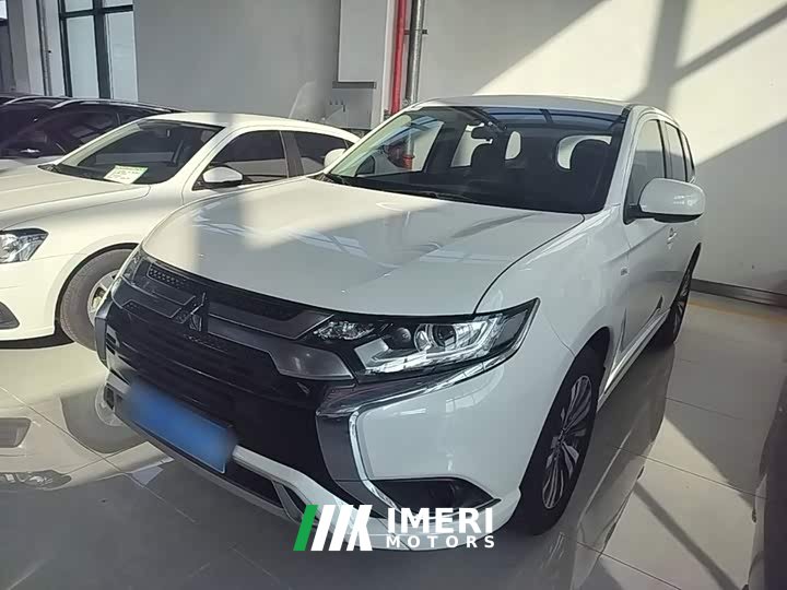 Mitsubishi Outlander Facelift 2.0L FWD Comfort 5-Seater - car from China