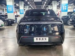 Tesla Model Y Rear-Wheel Drive - ფოტო 12