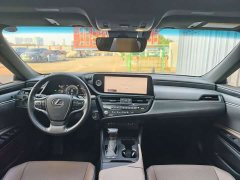 Lexus ES 300h Premium Edition - photo 11