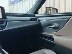 Lexus ES 300h Premium Edition - photo 15