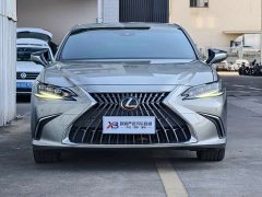 Lexus ES 300h Premium Edition - photo 2
