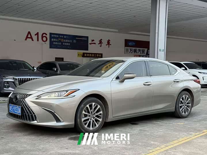 Lexus ES 200 Excellence Edition