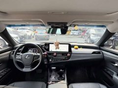 Lexus ES 200 Excellence Edition - фото 6