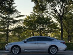 Toyota Avalon Hybrid 2.5L XLE Premium - ფოტო 10