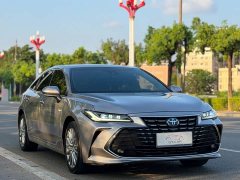 Toyota Avalon Hybrid 2.5L XLE Premium - ფოტო 3
