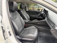 Hyundai Elantra 1.5L CVT Luxury - ფოტო 16