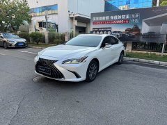 Lexus ES 2020 200 Luxury - photo 1