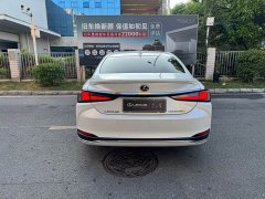 Lexus ES 2020 200 Luxury - photo 13