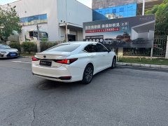 Lexus ES 2020 200 Luxury - photo 14