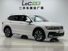 Volkswagen Tiguan L 330TSI Automatic Two-Wheel Drive R-Line Flagship - photo 3