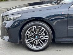 BMW 5 Series 525Li M Sport Package - ფოტო 9