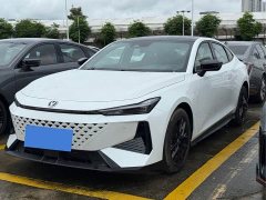 Changan UNI-V 1.5T 500Bar Luxury Edition - ფოტო 1