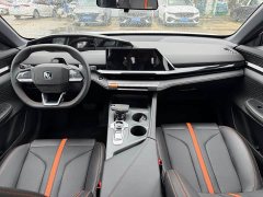 Changan UNI-V 1.5T 500Bar Luxury Edition - ფოტო 8