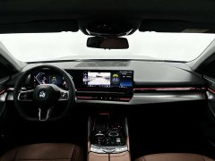 BMW 5 Series 525Li M Sport Package - ფოტო 14