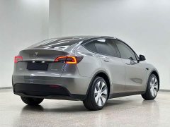Tesla Model Y Long Range All-Wheel Drive - ფოტო 4