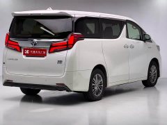 Toyota Alphard Hybrid 2.5L Luxury - ფოტო 6