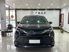 Toyota Sienna 2.5L Hybrid Comfort Edition - фото 2