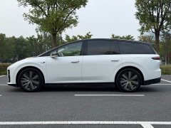 Li Auto i8 Standard Edition - ფოტო 4