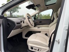 Li Auto i8 Standard Edition - ფოტო 9