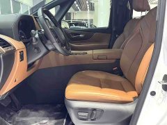 Toyota Vellfire Crown Hybrid 2.5L Premium Edition - фото 4
