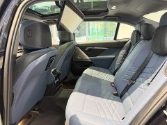 BMW 5 Series 530Li Luxury M Sport Package - ფოტო 18
