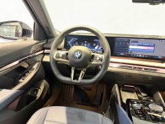 BMW 5 Series 530Li Luxury M Sport Package - ფოტო 8