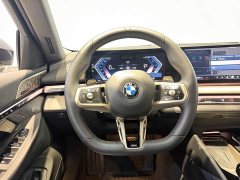 BMW 5 Series 530Li Luxury M Sport Package - ფოტო 9