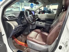 Toyota Sienna 2.5L Hybrid Comfort Edition - ფოტო 4