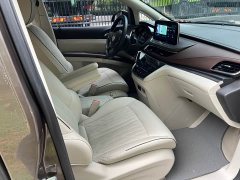 Buick GL8 Land Executive Cabin 652T Luxury - ფოტო 13