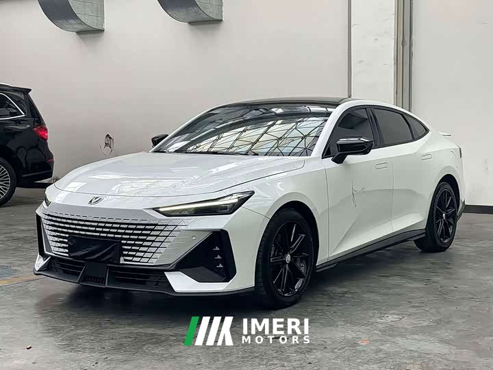 Changan UNI-V 1.5T Premium - ავტომობილი ჩინეთიდან