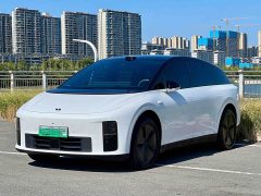 Li Auto i6 Two-Wheel Drive Standard - ფოტო 1