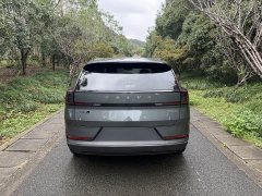 Volvo XC70 Plug-in Hybrid AWD Extended Range Core - ფოტო 15