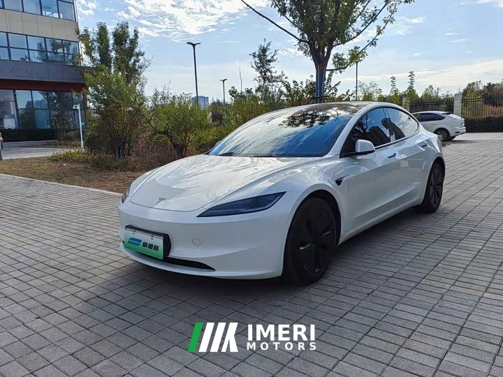 Tesla Model 3 Rear-Wheel Drive