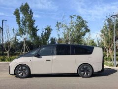 Li Auto Li Xiang MEGA Ultra - ფოტო 6