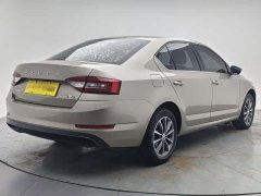 Skoda Octavia 1.5L Automatic Comfort - фото 4