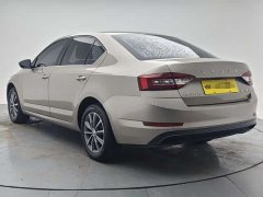 Skoda Octavia 1.5L Automatic Comfort - фото 5