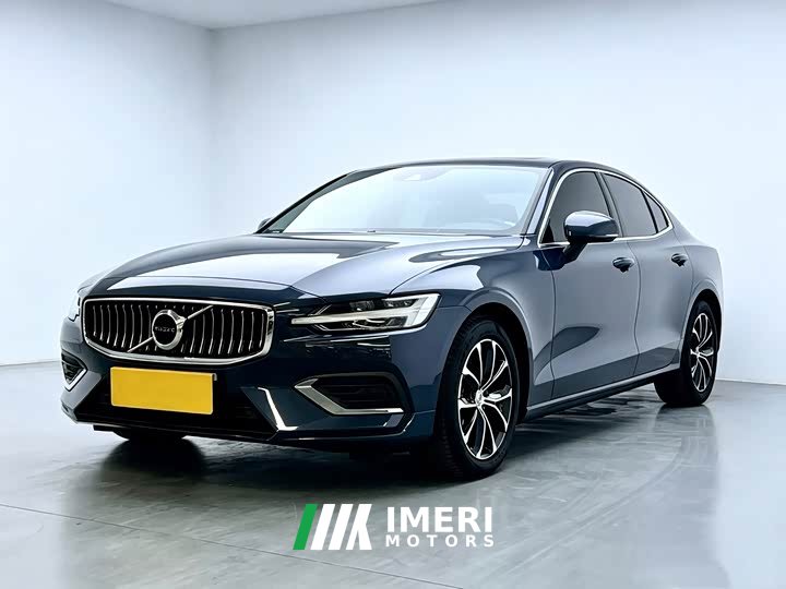 Volvo S60 B4 Smart Luxury Edition - car from China