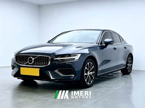 2022 Volvo S60 B4 Smart Luxury Edition