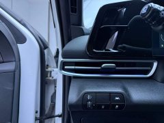 Hyundai Elantra 1.5L CVT 20th Anniversary Edition - ფოტო 9