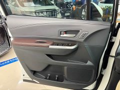 Toyota Gravia 2.5L Hybrid Prestige Plus AWD - ფოტო 10