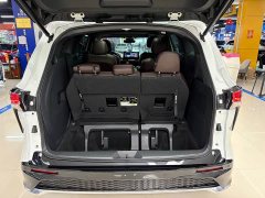 Toyota Gravia 2.5L Hybrid Prestige Plus AWD - ფოტო 12