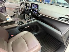 Toyota Gravia 2.5L Hybrid Prestige Plus AWD - ფოტო 14