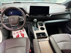 Toyota Gravia 2.5L Hybrid Prestige Plus AWD - ფოტო 6