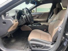 Lexus ES 300h Premium Edition - ფოტო 4