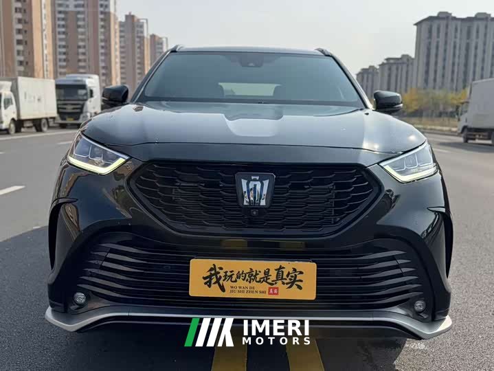 Toyota Crown Venza 2.5L HEV AWD Premium - автомобиль из Китая