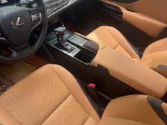 Lexus ES 300h Premium Edition - ფოტო 3